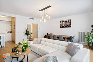 Op een uitstekende ligging in het hart van Putte bevindt zich dit verzorgde appartement met twee slaapkamers. Het gebouw ligt op wandelafstand van...