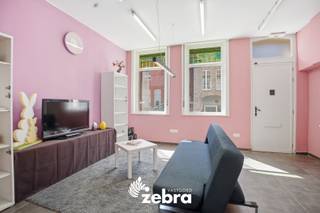 Deze deels gerenoveerde woning vormt een uitstekende opportuniteit voor starters, investeerders of wie op zoek is naar een woning met potentieel...
