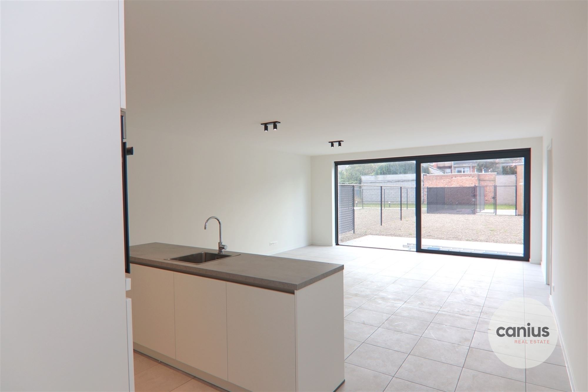 GESCHILDERD NIEUWBOUWAPP. IN HARTJE HASSELT MET 3 SLKS + TERRAS, TUIN &amp; PARKING - foto 4