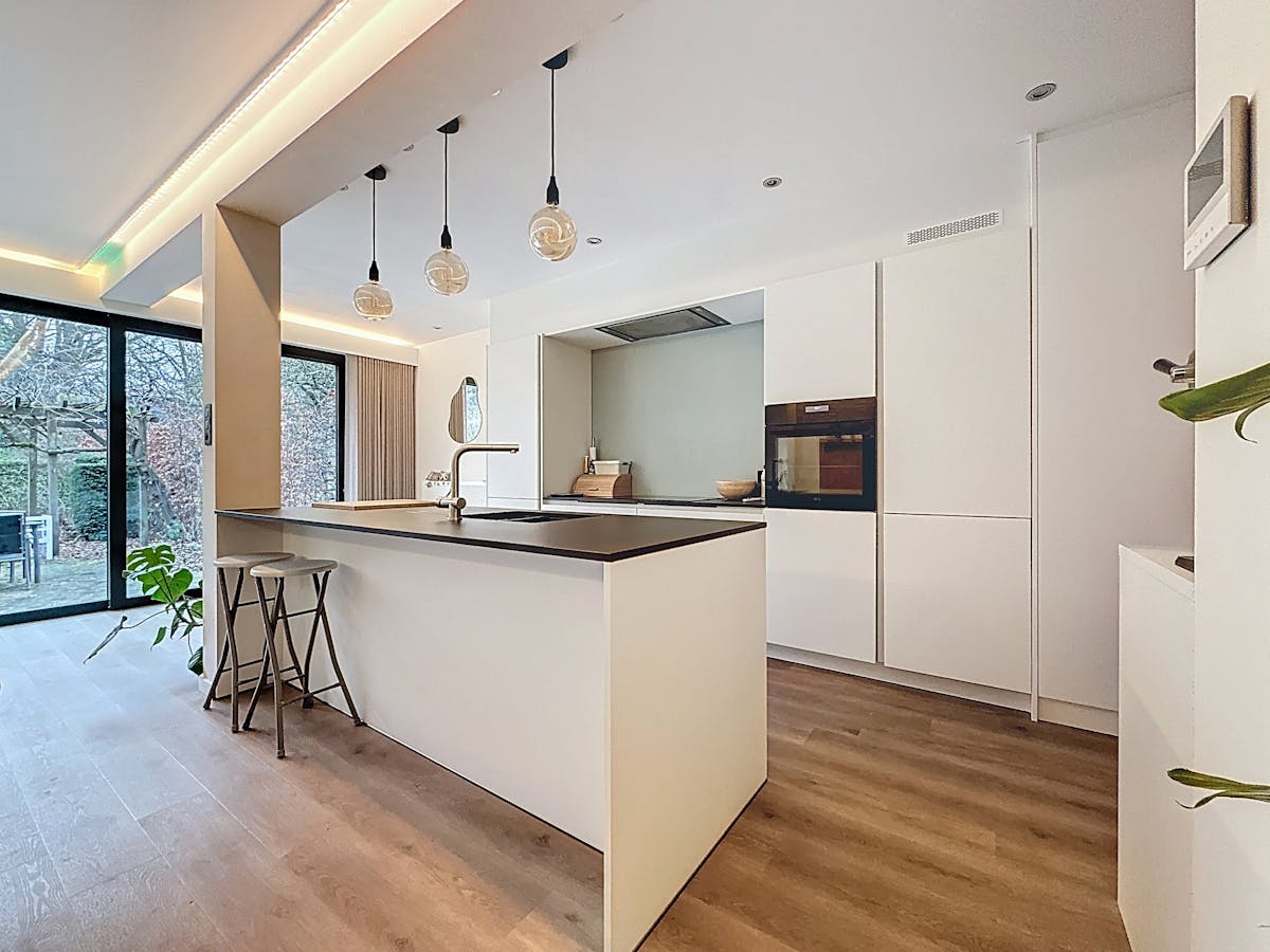 Renovated 4 bedroom house for rent in Merksem - photo 4