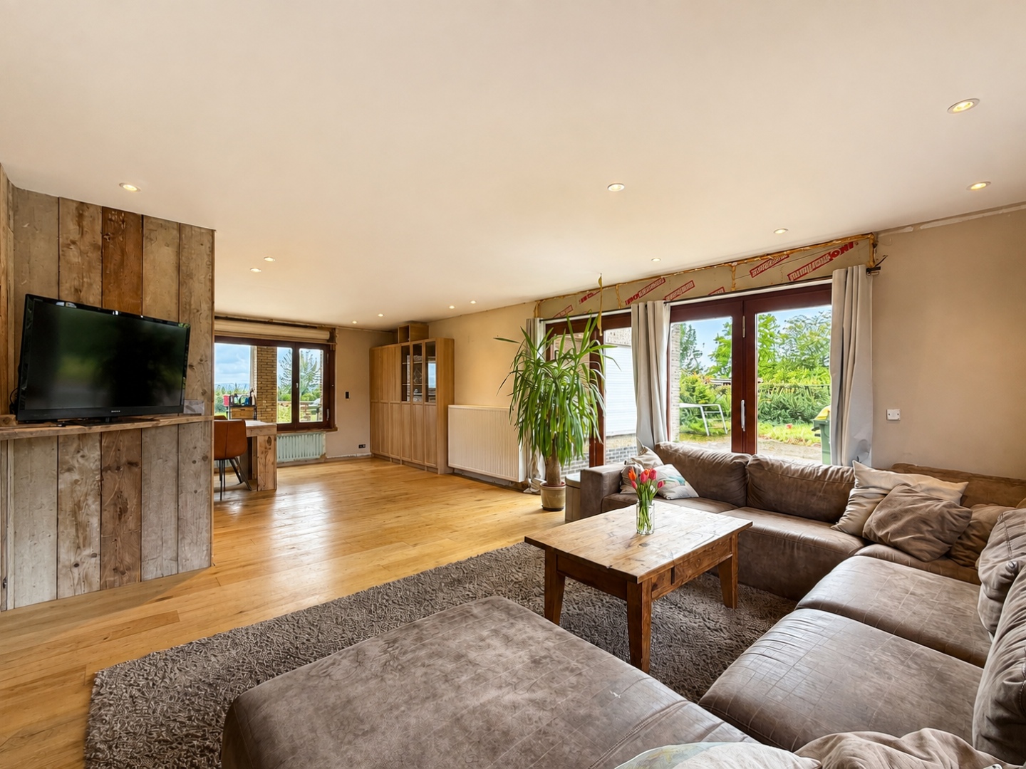 Te koop, ruime villa met prachtige verzichten en veel woon- en werkruimte - foto 5