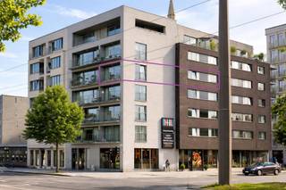 Op zoek naar een toplocatie in het centrum van de stad? Een recente gebouw, bouwjaar: 2009. Dit unieke perceel biedt u het volgende: Een modern hoge klasse appartement met een prachtig zicht van de stad, een living met veel daglicht, een half open keuken, 2 gezellige slaapkamers, 2 badkamers (1 ensuite) en toilet. Deze woning heeft ook een technische ruimte (boiler kamer). De woning beschikt over een leuke terras. Alle ramen zijn dubbel beglazing en er is een veiligheidsdeur. De vraagprijs is €348.000. Er zijn aparte meters voor elektriciteit, gas en water. Met lage gemeenschappelijke kosten van +/- €100. Er is een optie om een parkeerplaats te kopen voor €25.000. inrit via achterkant van het gebouw (Rijnpoortvest) Lift direct tot in het gebouw, elektrische poort met afstandsbediening. EPC: B Mis deze kans niet, en neem vandaag nog contact op met ons!