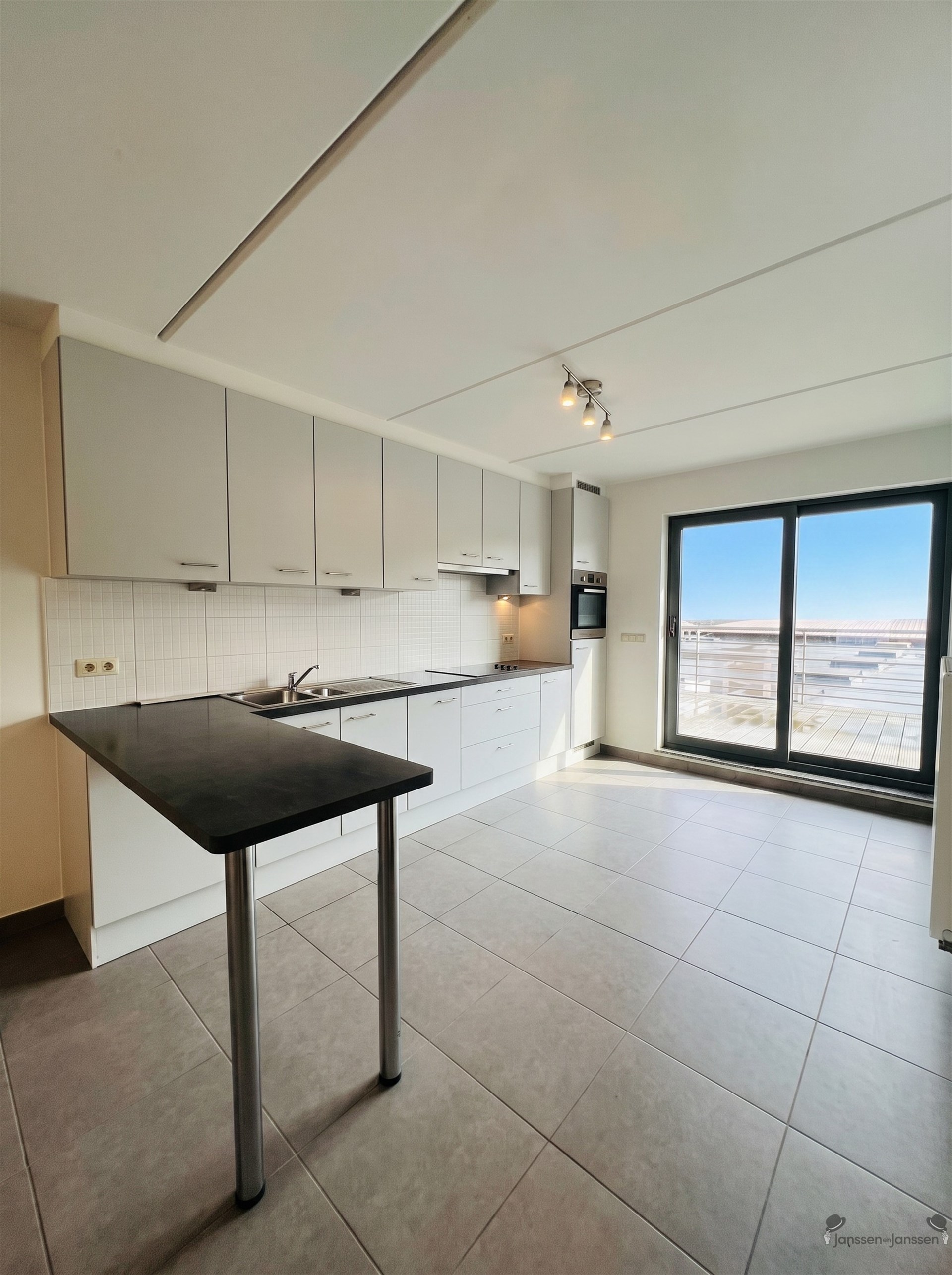 appartement met 2 slaapkamers & ruim terras - foto 3