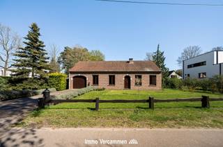 Située dans un quartier résidentiel et verdoyant de Bonheiden, cette maison de plain-pied bien entretenue offre une combinaison agréable...