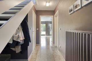 Découvrez cette charmante maison bien entretenue, construite en 1992, située dans une impasse calme et adaptée aux enfants à deux pas de...