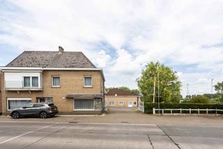 À VENDRE à Geraardsbergen. Pour plus d'informations : appelez Pieter Cardoen au 0475 36 12 52Maison : Rijtestraat 8Cette maison mitoyenne à rénover...