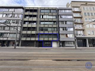 Informatie appartementDit gezellig duplex appartement bevindt zich op het gelijkvloers en de eerste verdieping van een verzorgd gebouw in de...