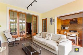 Maison de caractère avec hauts plafonds, 4 chambres et jardin à BoomCette maison à rénover mais extrêmement spacieuse à Boom est le point de départ...