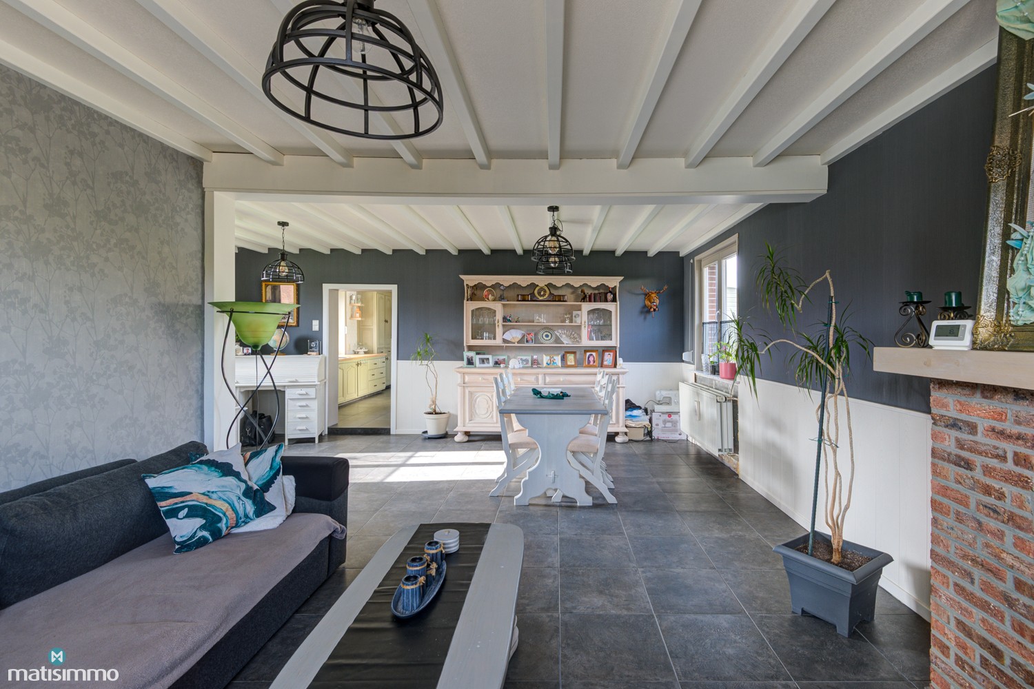 GERENOVEERDE, INSTAPKLARE VRIJSTAANDE WONING MET 3 SLAAPKAMERS IN NEEROETEREN (MAASEIK) - foto 4