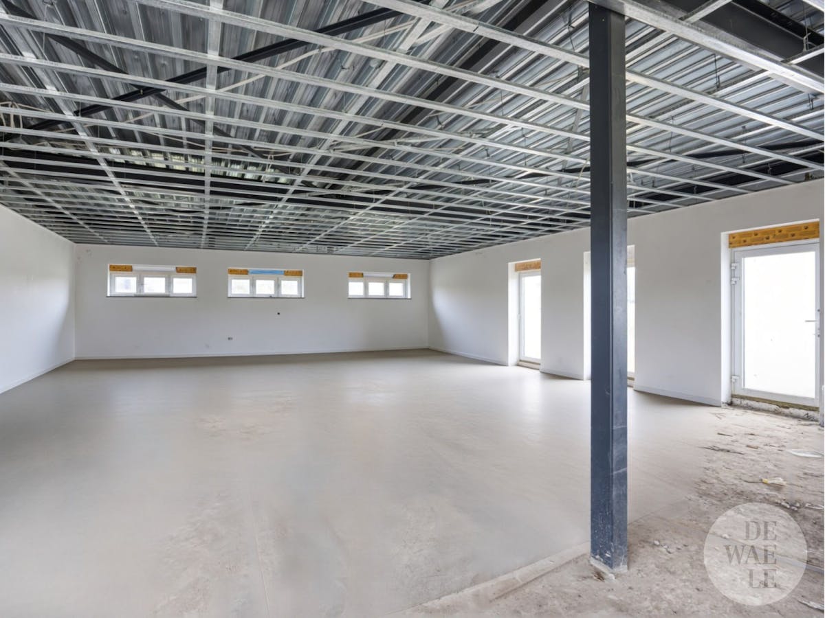 Unique Combination: warehouse with a shell house at Europark. - photo 3