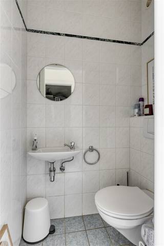 <p><span>Quietly located 2 slaa</span></p>