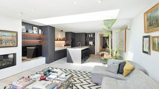 This recently built house is located in a quiet and desirable neighbourhood and finished with durable materials and high-quality touches. Whether you're looking for a main residence or a perfect second home by the coast, this property offers both comfort and peace of mind.<br /><br />Layout:<br />The spacious entrance hall with guest toilet leads to an open-plan, fully equipped kitchen and a bright living and dining area with a gas fireplace. Large windows offer plenty of natural light and provide direct access to the terrace and the neatly landscaped garden – an ideal spot for relaxing or entertaining.<br /><br />On the first floor, two well-sized bedrooms each have their own private bathroom. The second floor offers two more large bedrooms, a shared shower room, and a separate toilet – perfect for children, guests, or a home office.<br /><br />Additional features include an integrated garage and two parking spaces on the driveway.<br /><br />Move-in ready home in a quiet yet well-connected location – ideal as a primary residence or second home near the coast.