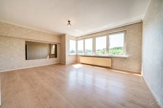 We Invest Liège et Milla ont le plaisir de vous présenter cet appartement 2 chambres idéalement situé à proximité des commerces, des écoles et...