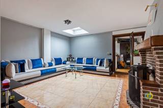 Gelegen te Grimbergen vind u deze woning met een bewoonbare oppervlakte van 136 m², op wandelafstand van winkels, scholen en openbaar vervoer en...