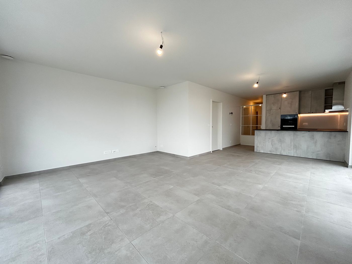 Prachtig 2 slaapkamer appartement op TOPLOCATIE in Zedelgem! - foto 2