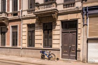 BEN JE OP ZOEK NAAR EEN STIJLVOL EN INSTAPKLAAR GELIJKVLOERS APPARTEMENT MET TUIN TE KOOP IN ANTWERPEN? ONTDEK DIT UNIEKE APPARTEMENT VAN CA. 105...