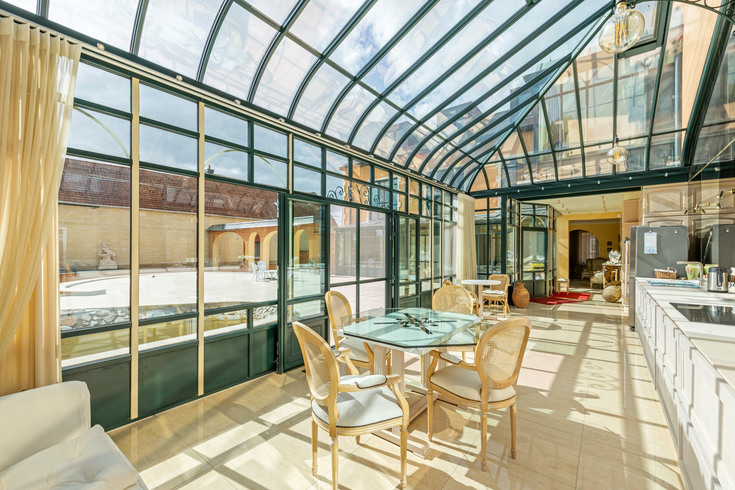 Karaktervolle villa met parktuin, tuinkamer en royale terrassen - foto 3