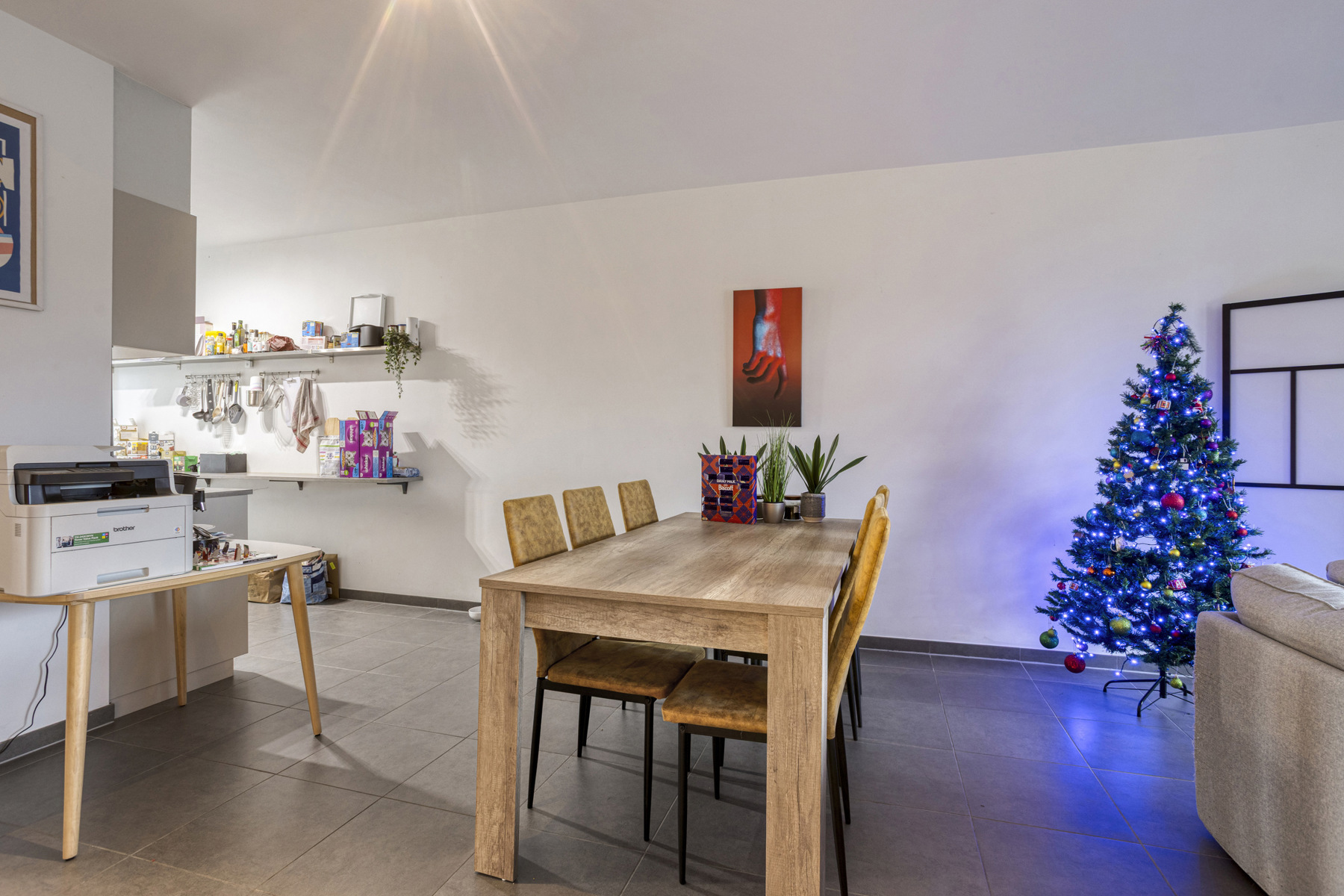 Moderne woning met drie slaapkamers nabij het centrum van Sint-Katherina-Lombeek. - foto 5