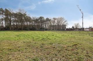 Bouwgrond voor halfopen bebouwing op perceel van 5a 11ca in O.-L.-V.-OlenDit perceel voor halfopen bebouwing is gelegen langs de Krentzen in...