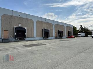 Op een strategische zichtlocatie langs de Leuvensesteenweg in Zaventem bevindt zich dit functionele logistieke gebouw van +/- 3.450 m². De site...