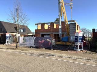 Net buiten het centrum van Brecht, op 1km van het gemeenteplein met winkels en scholen en 2,5km van het treinstation Noorderkempen / snelweg...