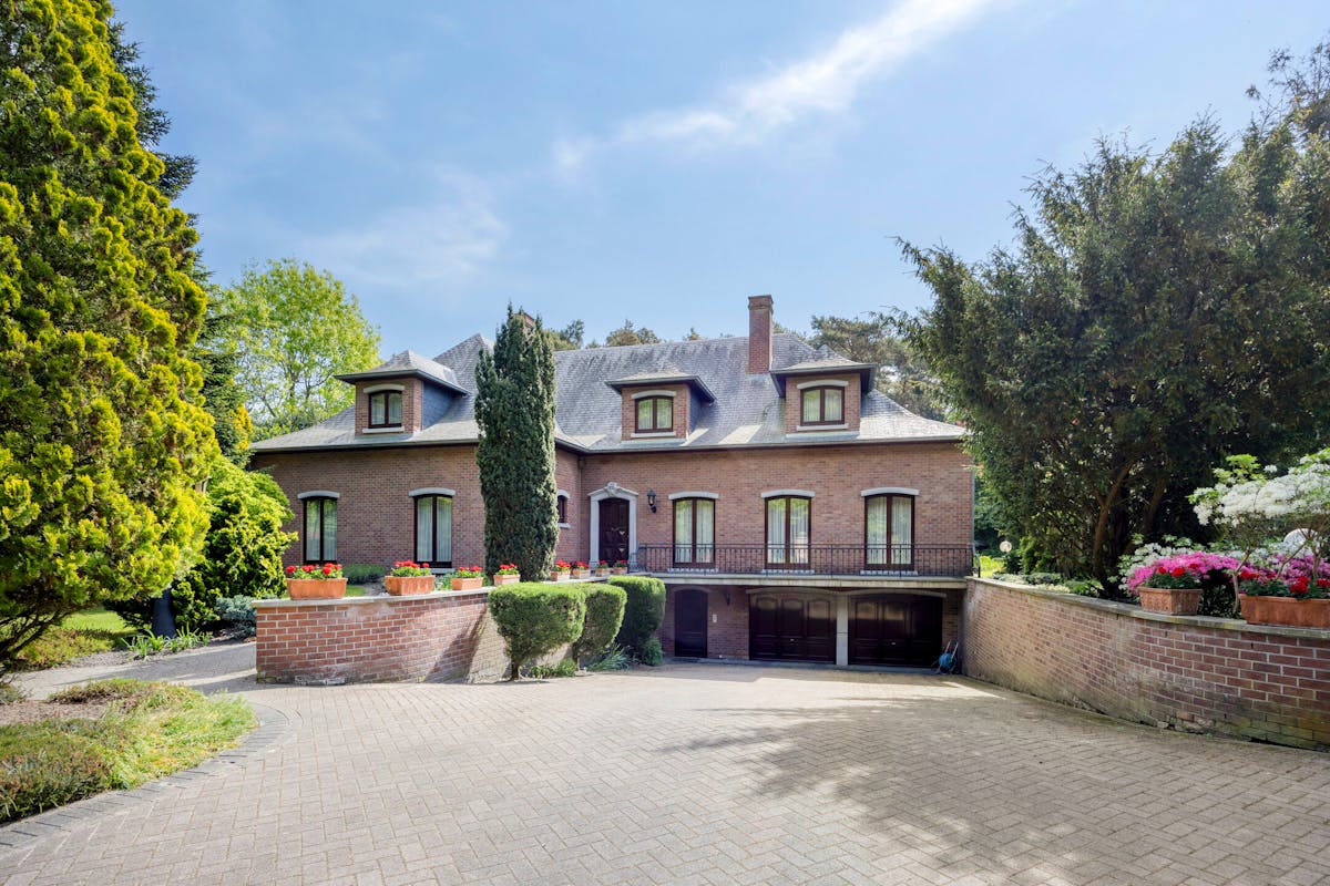 Charmante villa op een ruim bosrijk perceel te Maasmechelen - foto 1