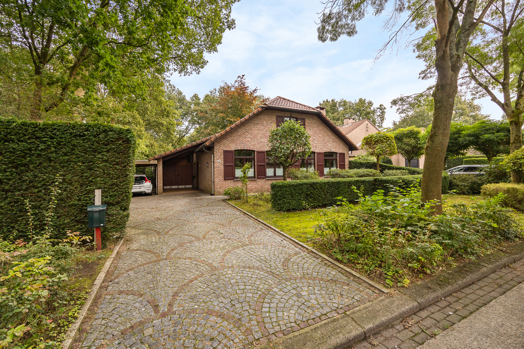 House for sale in Brasschaat with 4 bedrooms - photo 1