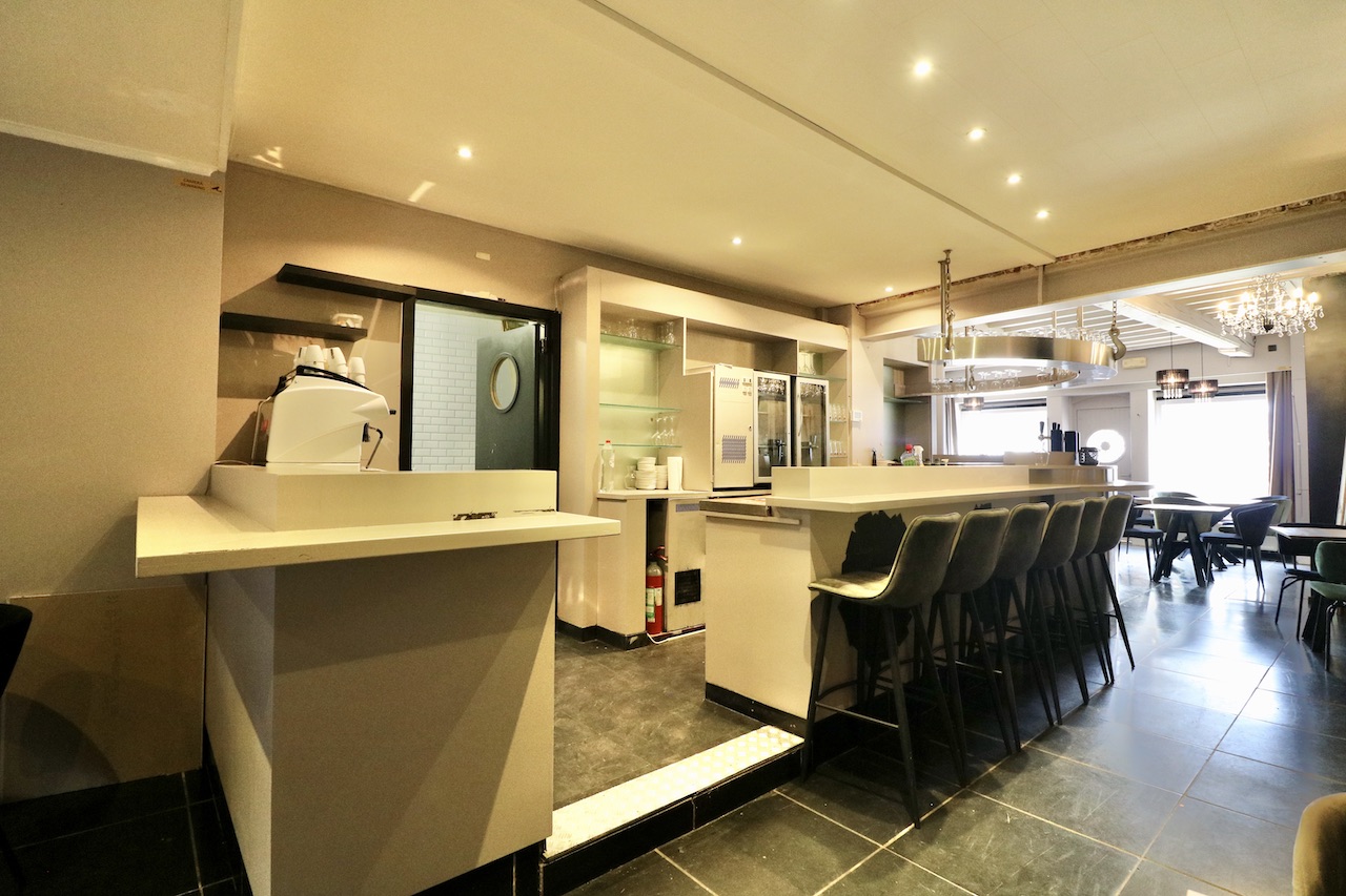 Centraal gelegen handelspand voor 1.450 EUR/mnd - foto 4