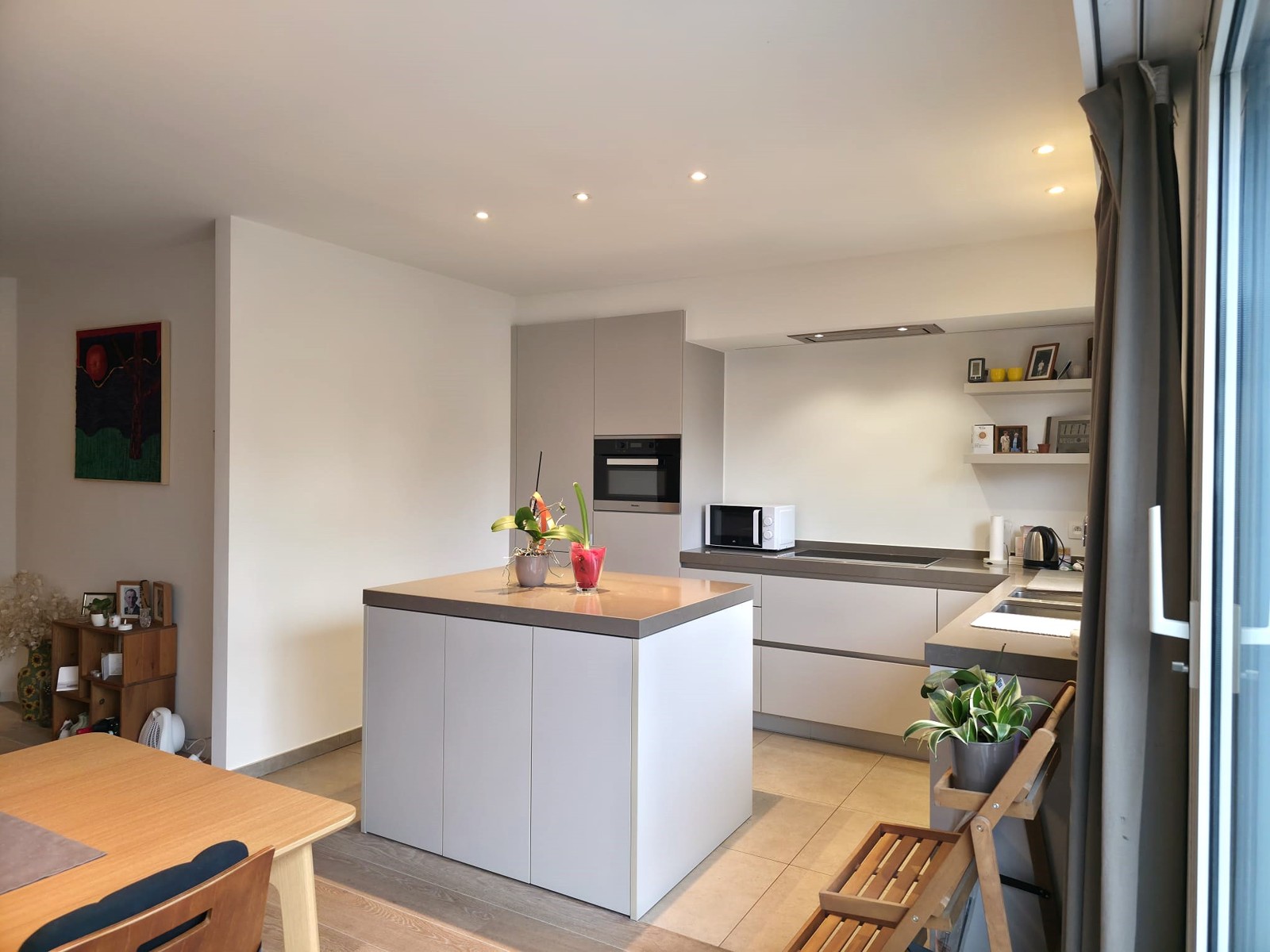 Prachtig appartement met 2 slaapkamers, ruim terras en garagebox in het hart van ’s-Gravenwezel - foto 5