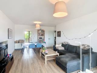 Welkom in dit aangename appartement op de zesde verdieping, ideaal gelegen in het hart van Heverlee.Met twee volwaardige slaapkamers en een ruime,...
