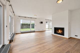 FOR SALE!Europalaan 31, 9070 DestelbergenLooking for space, comfort, and luxury in a prime location? This beautiful detached home in the sought-after...