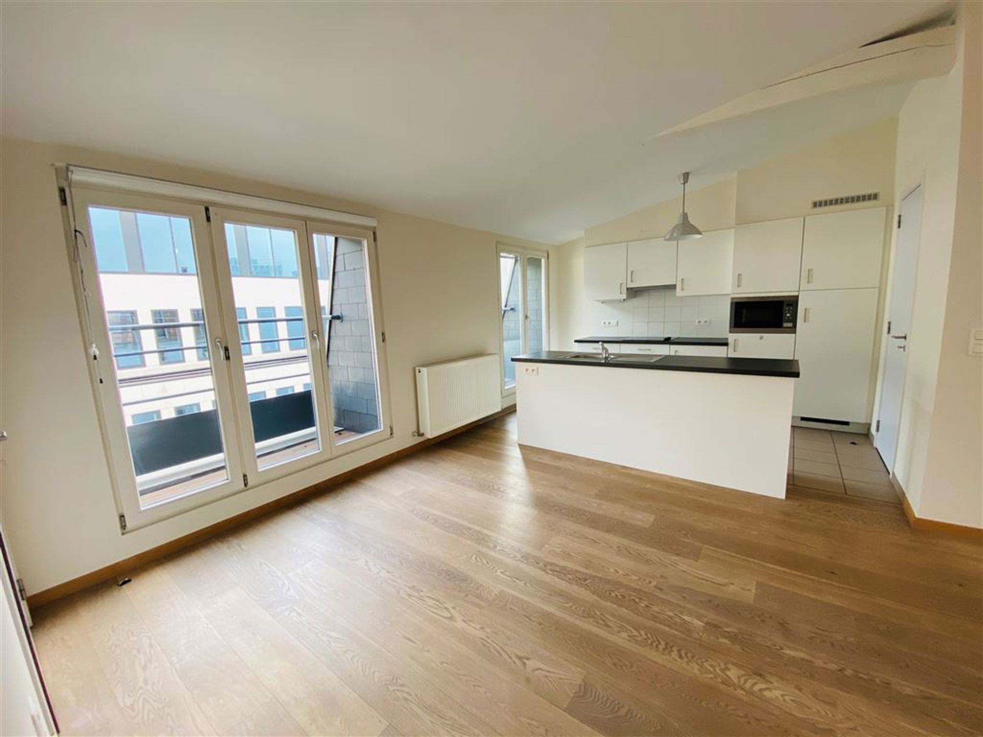 Appartement à louer à Bruxelles avec 3 chambres - photo 3