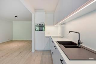 Ce charmant appartement à Bruges, entièrement rénové en 2022, est maintenant en vente et offre une combinaison idéale de confort moderne et d'un...