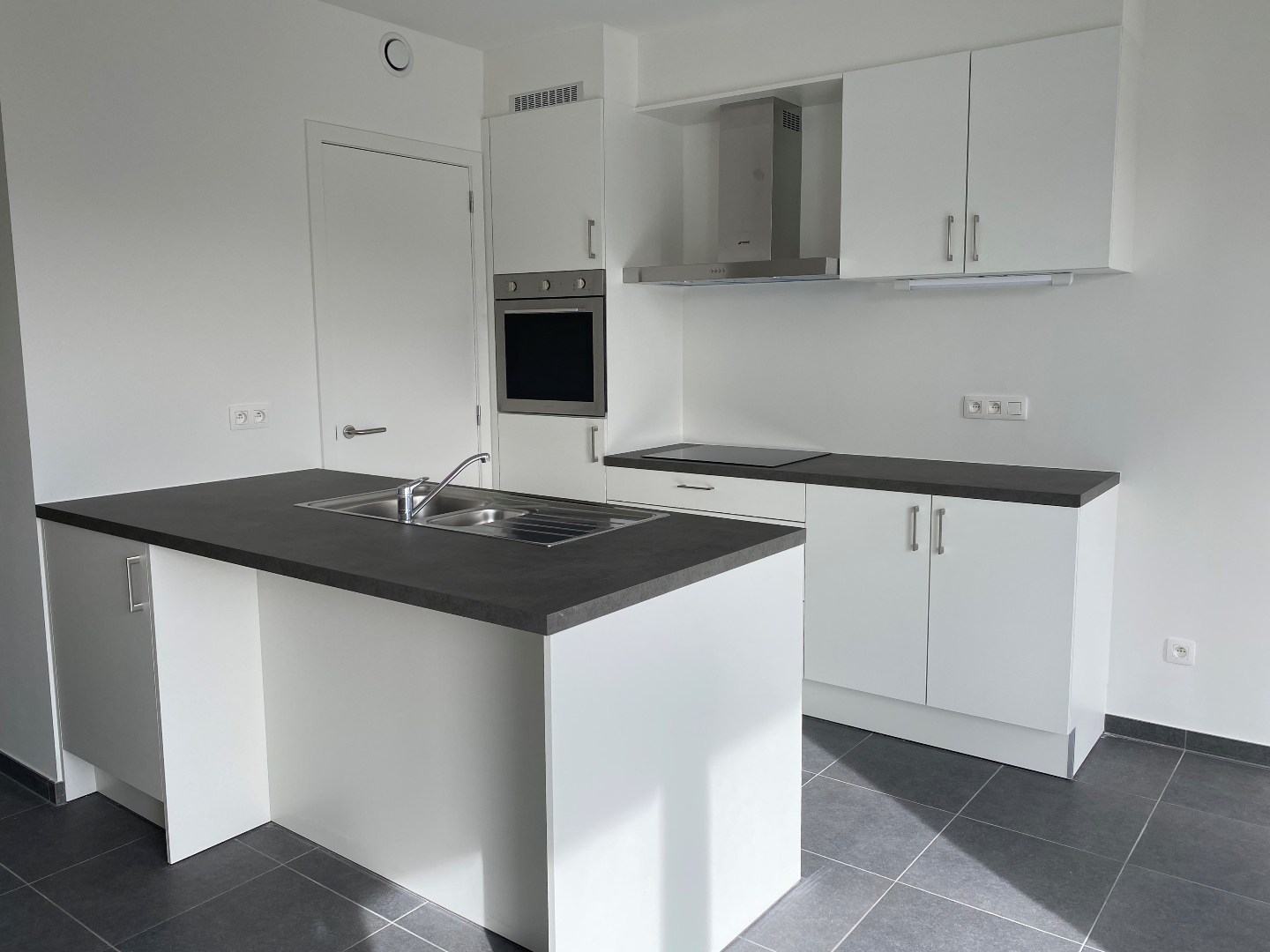 Recent appartement met 2 slaapkamers en autostaanplaats - foto 4