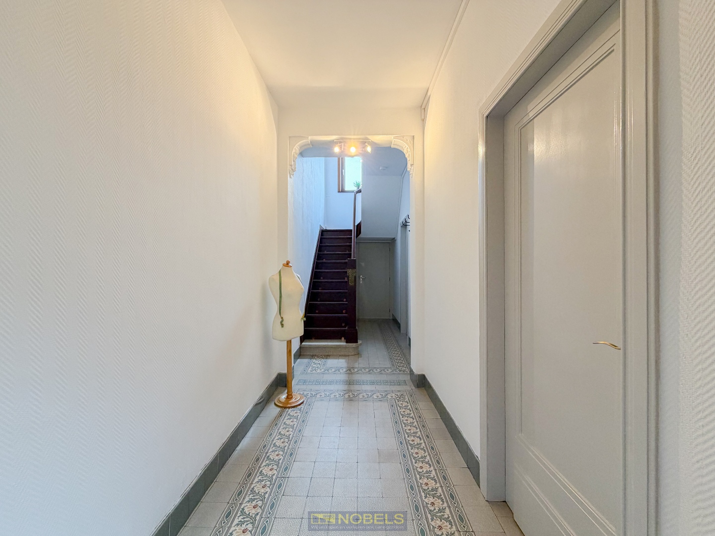 Te koop, Instapklare gezinswoning met 4 slaapkamers op centrale ligging te Ronse! - foto 5