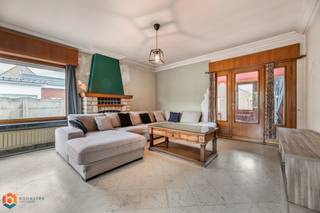 Op een goede locatie te Booischot bevindt zich deze verder af te werken woning op een perceel van 941 m². U bevindt zich hier vlakbij het centrum...