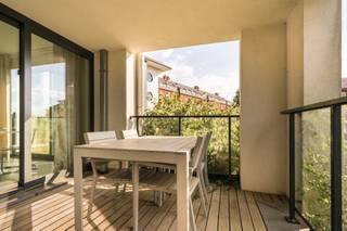 APPARTEMENT SPACIEUX ET LUMINEUX, MEUBLÉ, AVEC TERRASSE. EMPLACEMENT STRATÉGIQUE À WATERLOODécouvrez ce magnifique appartement meublé de 2 chambres...