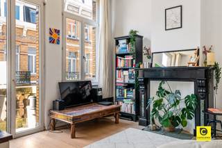 Magnifique appartement rénové d'une chambre au rez-de-chaussée avec un agréable jardin de villeCettecharmante maison jouit d'un emplacement rustique...