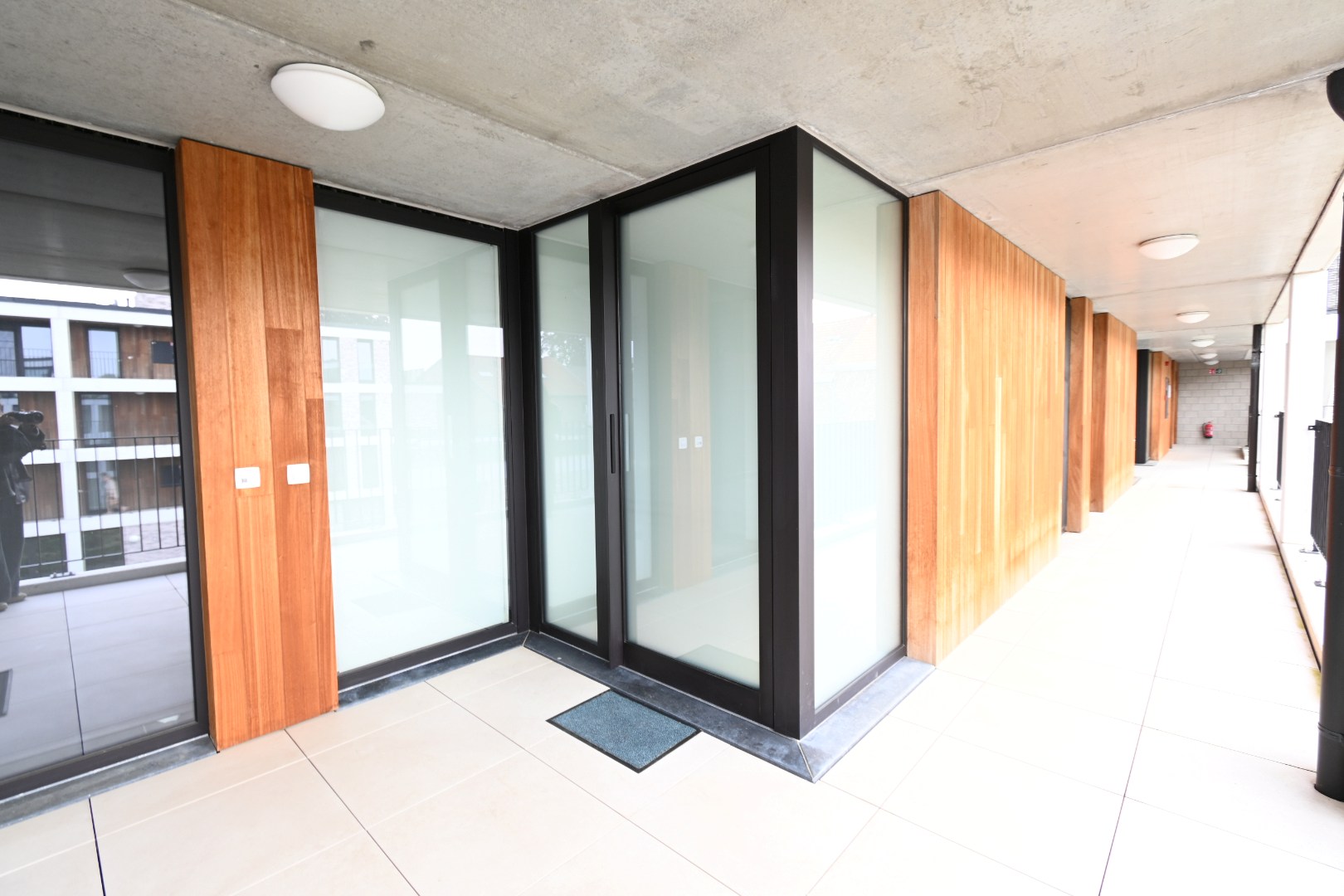 Knap recent appartement met 2 slaapkamers en mooi uitzicht - foto 3