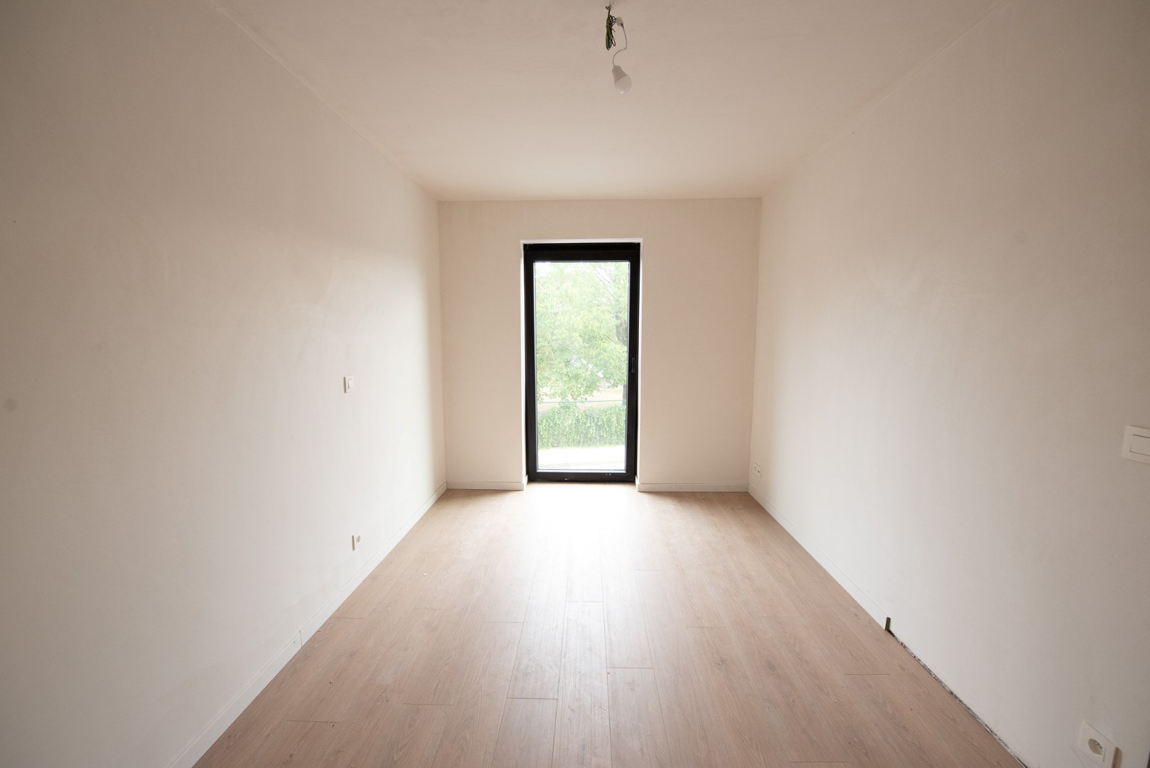 Te koop: Centraal gelegen appartement met 2 slaapkamers en groot zonneterras in Waregem. - foto 4