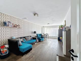 Appartement van 1963 met een gunstig EPC B-label. Alle ramen zijn voorzien van dubbele beglazing. Oppervlakte van het appartement bedraagt 96 m²...