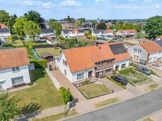 Deze gezellige, degelijke doch betaalbare woning met een netto bruikbare oppervlakte van 194 m² is gelegen langs de Guido Gezellelaan ter hoogte...