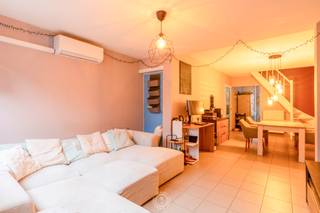 Deze gezellige en instapklare stadswoning is ideaal gelegen in het centrum van Sint-Niklaas, op wandelafstand van het station, winkels, scholen...