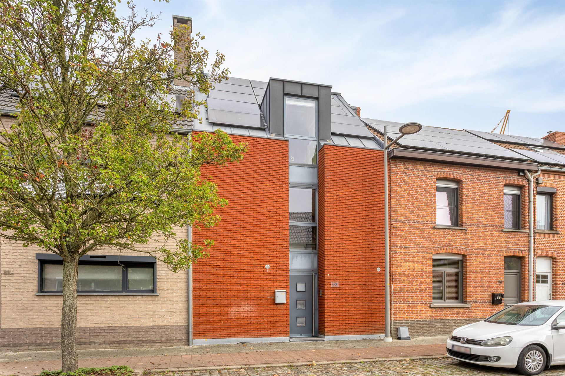 Ruime, energiezuinige gezinswoning met moderne architectuur - foto 1