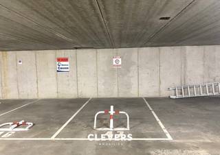 Gelegen op de Rederskaai te Zeebrugge, vindt u deze praktische ondergrondse parking met optioneel te koop een privatieve kelderberging.De parking...