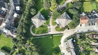 Dans un très bel environnement résidentiel paisible à deux pas du centre et de la gare, un très bel appartement en duplex au dernier étage d'une...