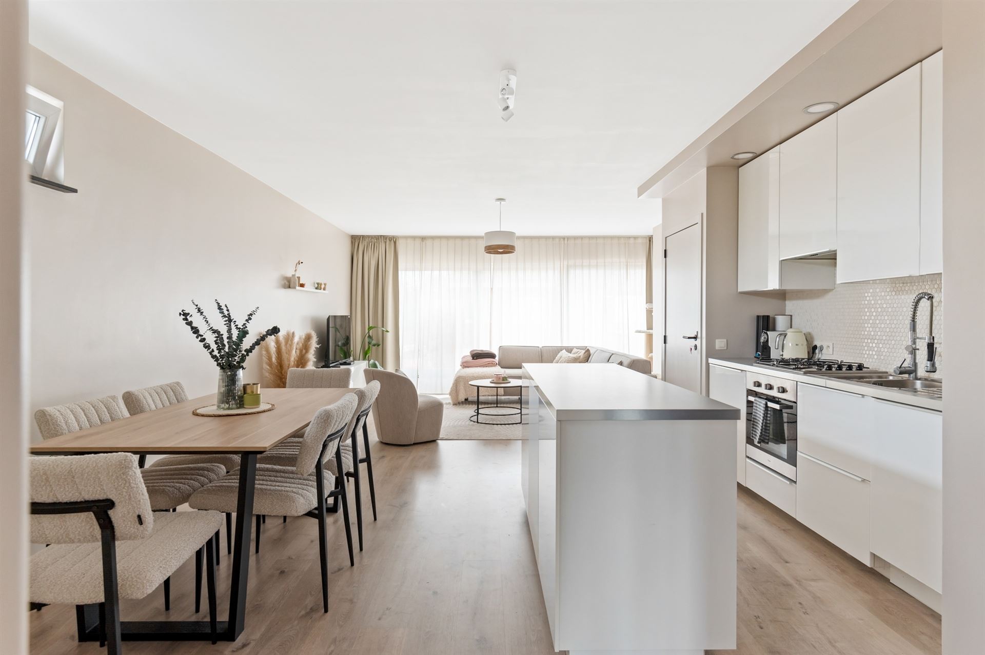Prachtig appartement met 2 slaapkamers, terras en tuinberging - foto 5