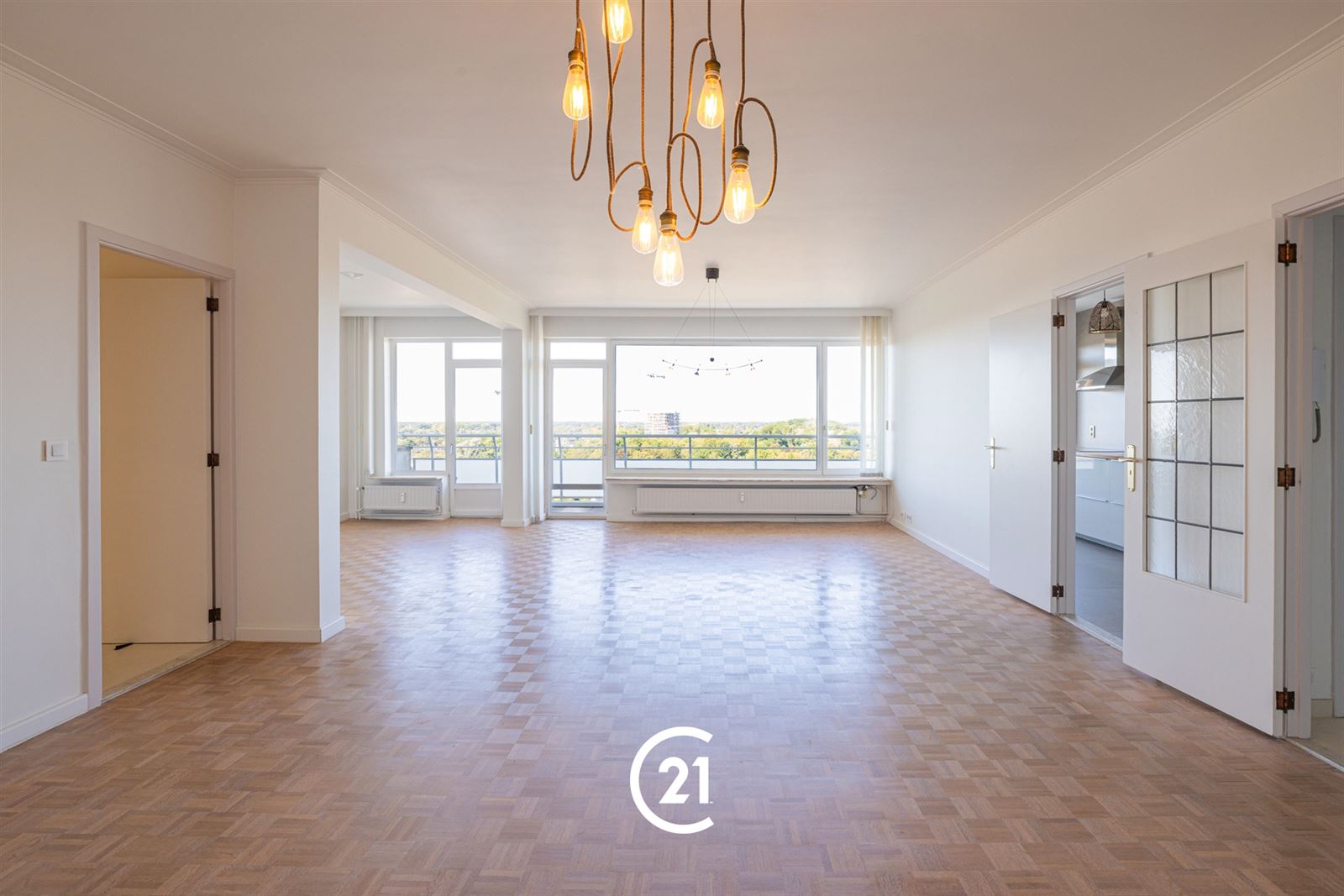 Luxueus afgewerkt appartement met 3 slaapkamers en terras. - foto 3