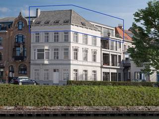 <strong>Wonen in grandeur aan de Coupure. </strong> <strong>Exclusief penthouse appartement (180 m²) met twee terrassen aan de Coupure</strong><br /><br /><em>Voor meer informatie, mail naar info@carloeggermont.be</em><br /><br />In een exclusief en kleinschalig woonproject aan de Coupure presenteren wij een bijzonder ruim en karaktervol (casco plus) penthouse appartement van 179 m² met onder meer twee slaapkamers, twee badkamers en twee terrassen. Een zeldzame opportuniteit voor wie op zoek is naar volume, licht en authenticiteit, gecombineerd met het comfort van nieuwbouw.<br /><br />Het project omvat de totaalrenovatie van een 19e-eeuwse herenwoning, uitgebreid met een hedendaagse toevoeging in een lichte en complementaire architecturale vormentaal, naar een ontwerp van MOEA Architectural Design Studio.<br /><br />Het appartement bevindt zich op de derde en bovenste verdieping en strekt zich uit over meer dan 20 meter gevelbreedte. Dankzij de optimale oriëntatie geniet u van een open zicht op de Coupure. Hoge plafonds en royale raampartijen versterken het ruimtelijk gevoel, terwijl zorgvuldig, uitgepuurde indeling zorgt voor de nodige geborgenheid.<br /><br />Het wooncomfort wordt versterkt door een potentiële aankoop van een private parkeerplaats en extra bergruimte. Een gemeenschappelijke fietsenstalling is voorzien.<br /><br />Een uitzonderlijk aanbod voor wie wil wonen aan de Coupure met zicht op zowel het water als over de stad. <br /><br /><em><u>Deze verkoop geschiedt onder registratierechten. </u></em>