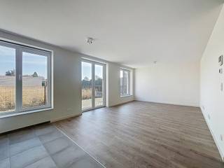 Gelijkvloers Handelpand met woonst (2 SLPK), nieuwbouw!In het rustige en vlot bereikbare Denderbelle (deelgemeente van Lebbeke) bevindt zich dit...